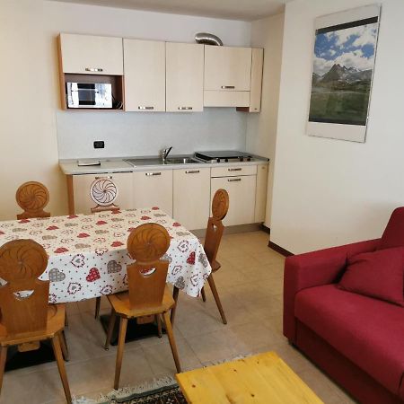 Appartamenti Vidi Pinzolo Eksteriør bilde